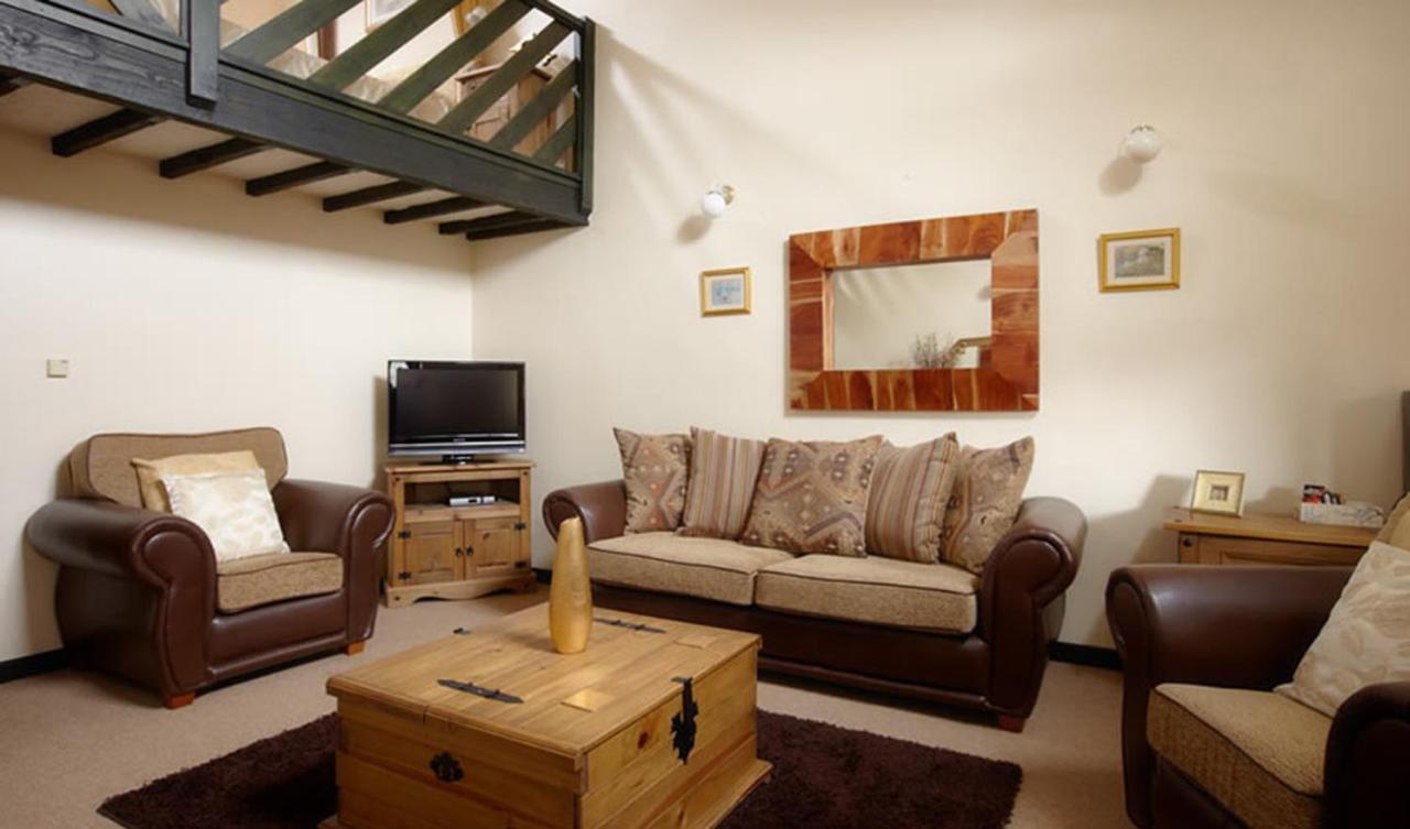 Miltons Country Lodge Lower Langford Exterior foto